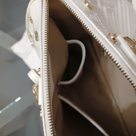 Gianni Versace White Quilted Patent Bag "Snap Out of It" Bag - Picture 9 of 13